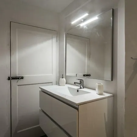 Central Ground Floor City * La Valeta